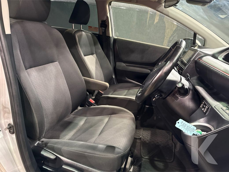 2020 Toyota Sienta - image 16