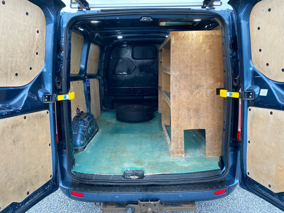 2020 Ford Transit Custom - image 18