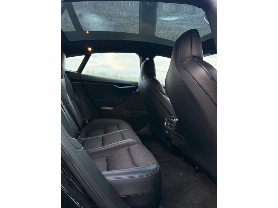 2018 Tesla Model S - image 32
