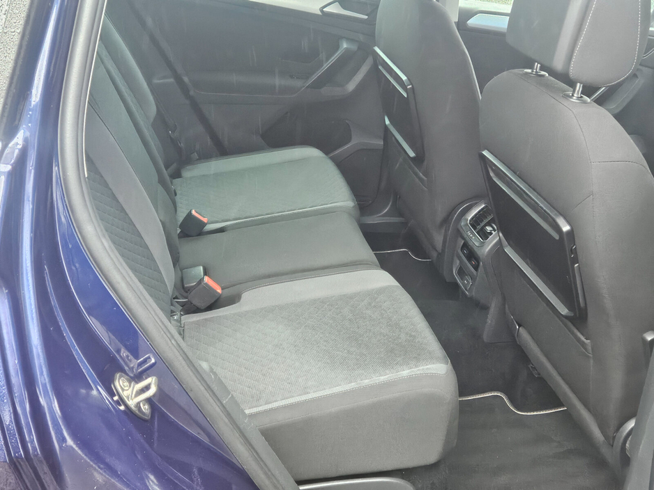 2017 Volkswagen Tiguan - image 8