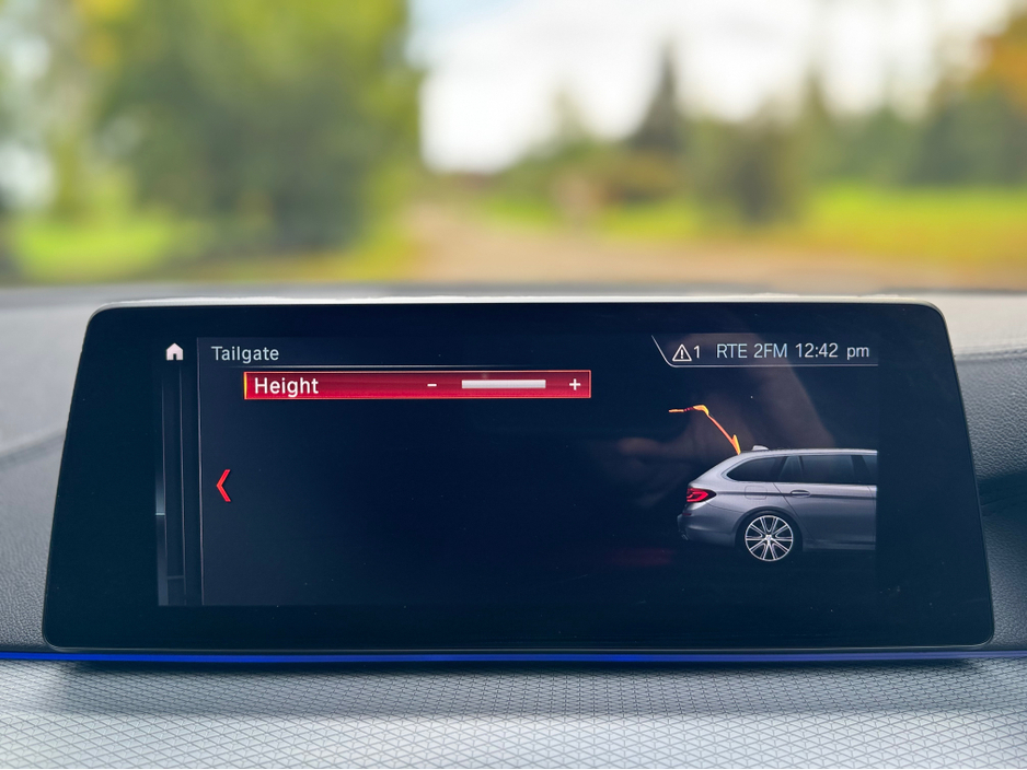 2019 BMW 5 Series - image 31