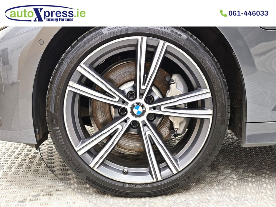 2021 BMW 3 Series - image 17