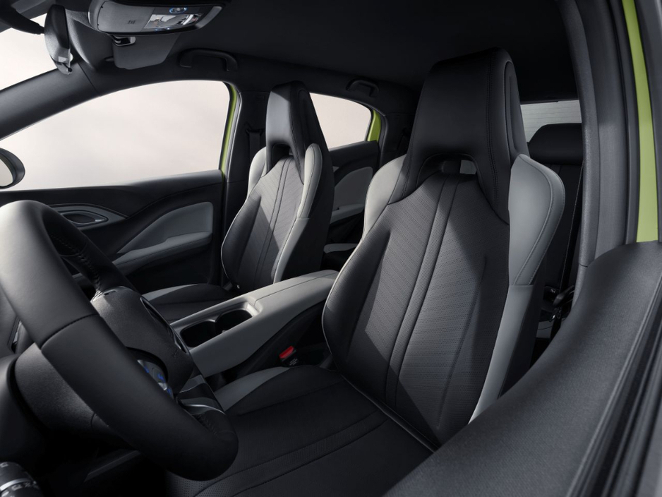 2025 BYD Dolphin Surf Comfort 43.2kWh 155BHP €23,995