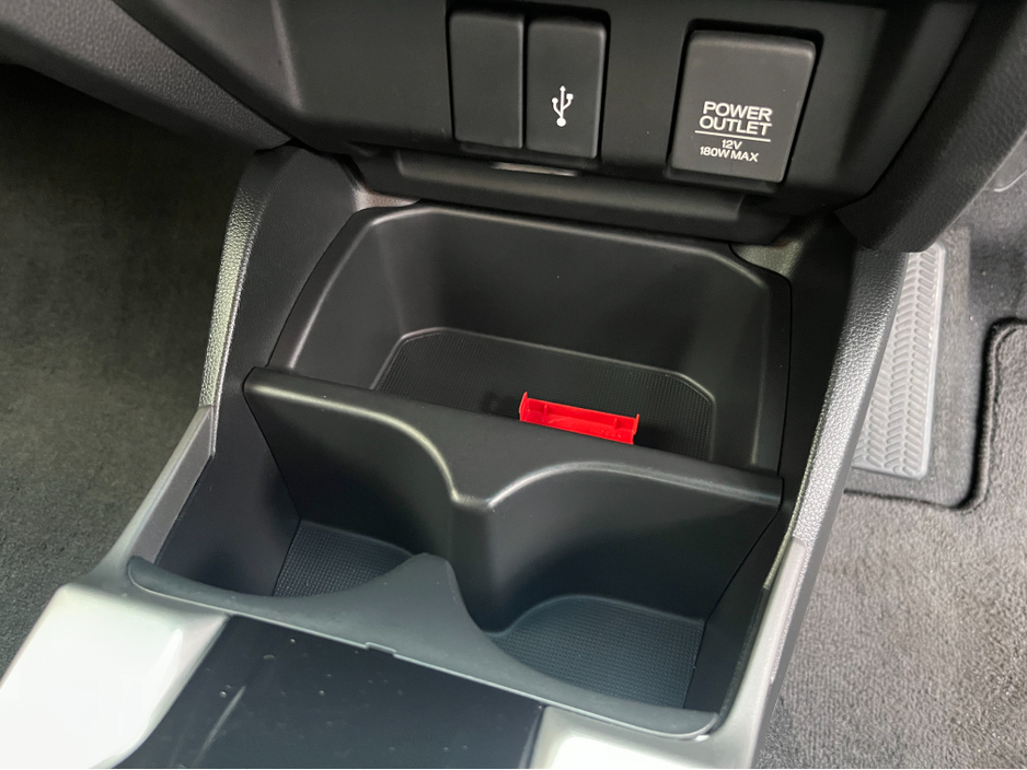 2017 Honda Fit SENSING L AUTOMATIC 1.5 HYBRID //HALF LEATHER SEATS//KEYLESS ENTRY//ADAPTIVE CRUISE CONTROL//REVERSE CAMERA// €12,950