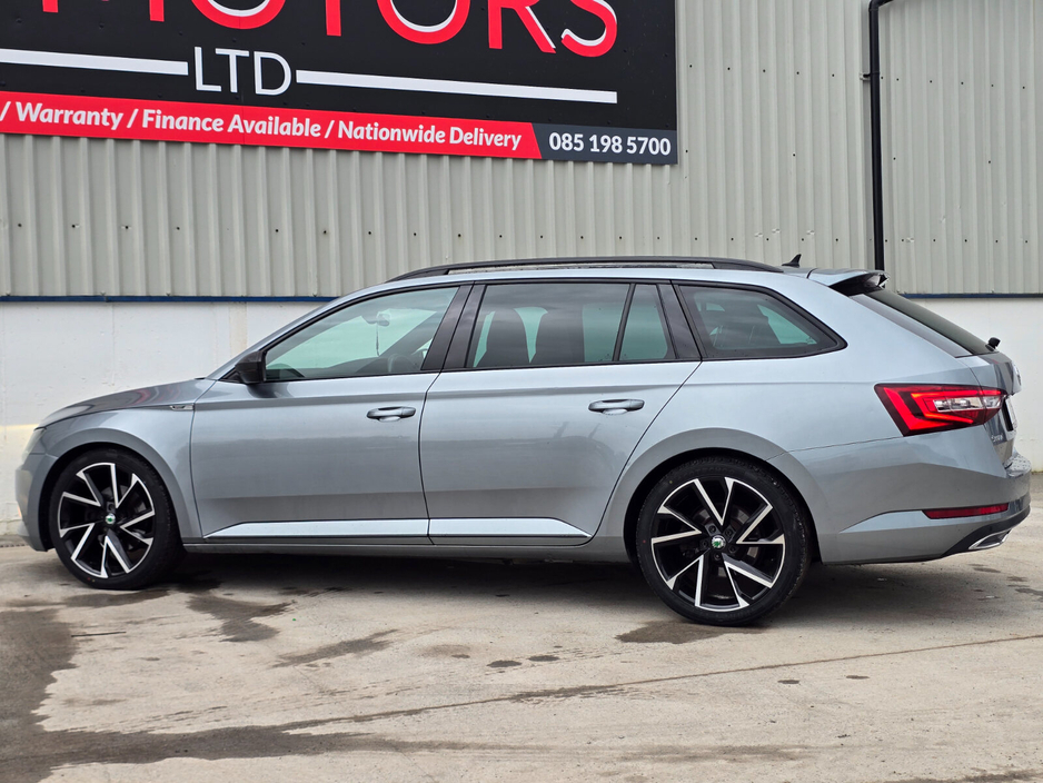 2018 Skoda Superb - image 9