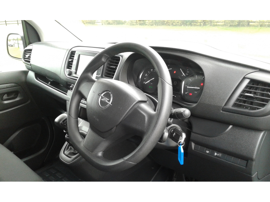 2023 Opel Vivaro - image 7