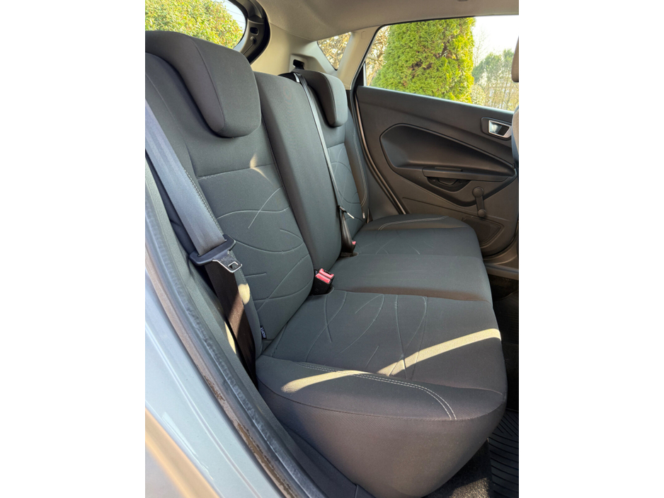 2017 Ford Fiesta - image 11