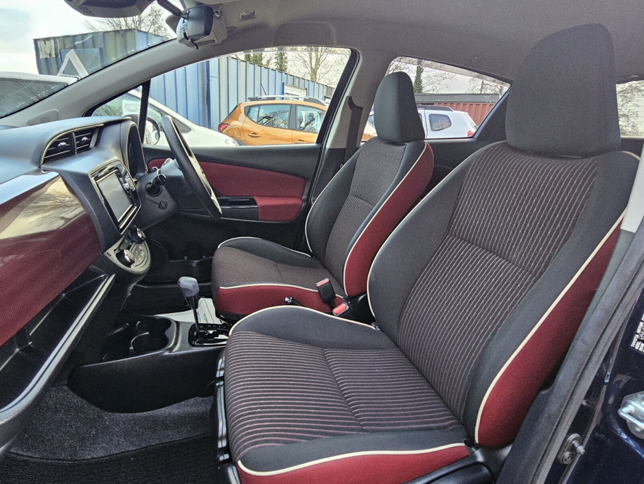 2017 Toyota Vitz - image 22