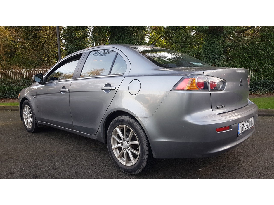 2015 Mitsubishi Lancer - image 5