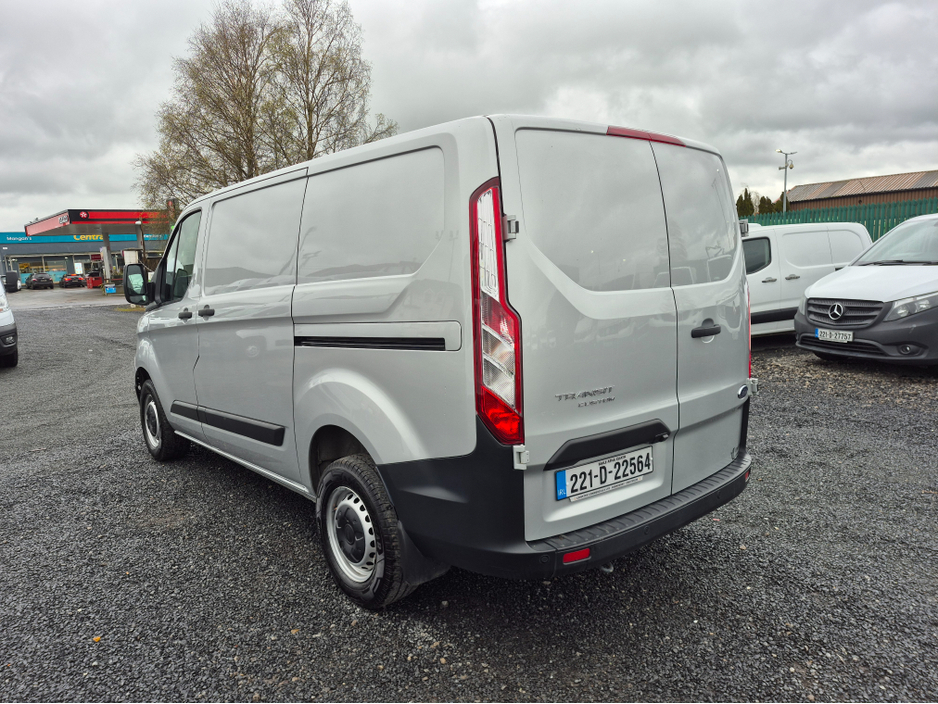 2022 Ford Transit Custom - image 6
