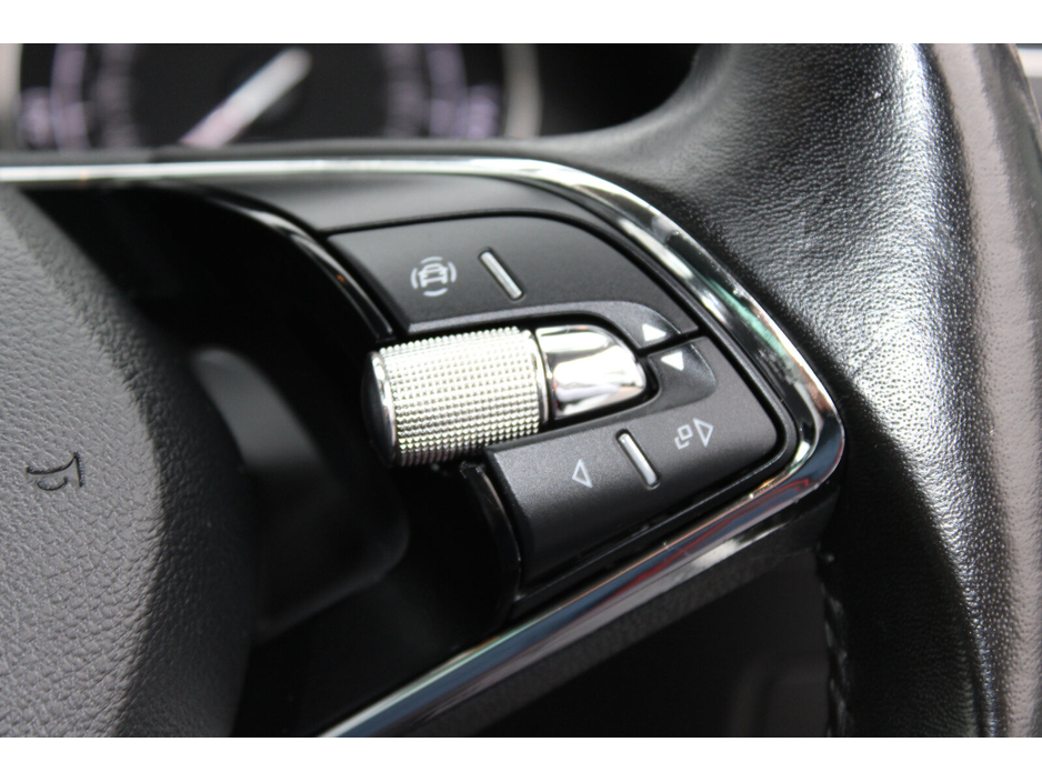 2021 Skoda Superb - image 27