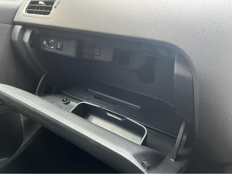 2014 Volkswagen Polo - image 15