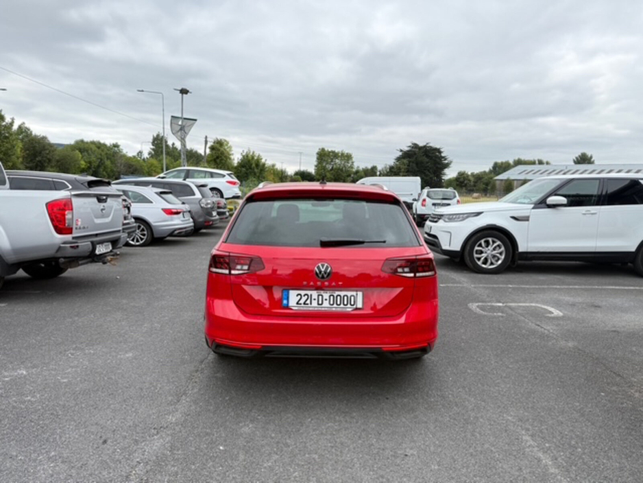 2022 Volkswagen Passat SEL TDI €32,995