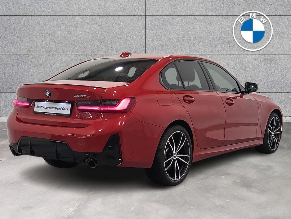 2024 BMW 3 Series - image 24