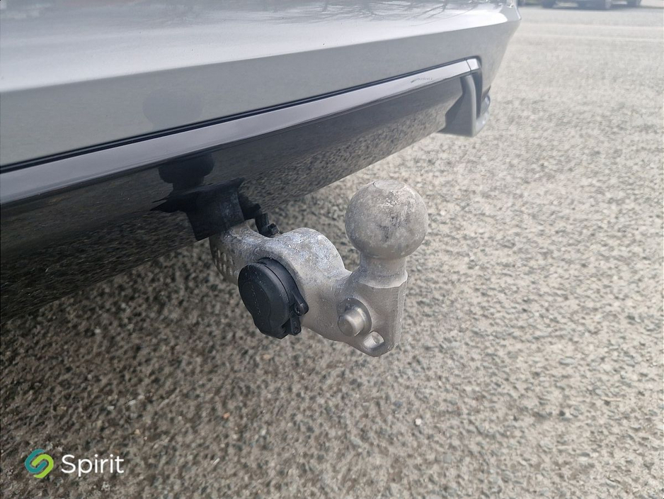 2025 Volvo XC60 - image 16