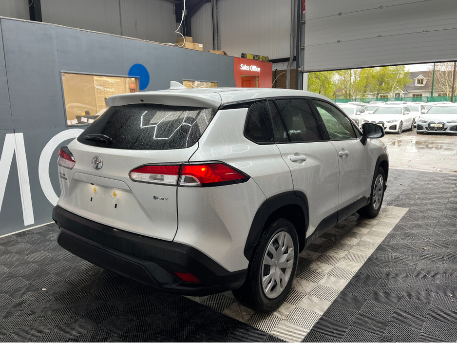 2024 Toyota Corolla Cross - image 2