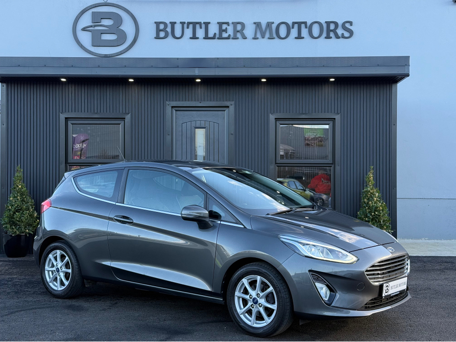 2018 Ford Fiesta - image 2