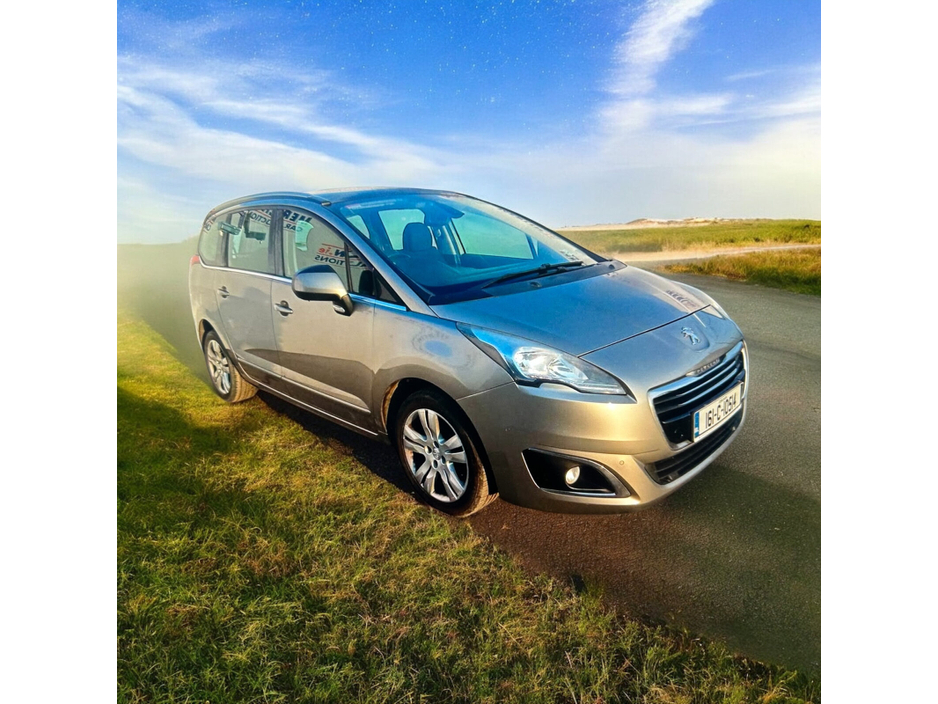 2016 Peugeot 5008 1.6 Blue Hdi 120 Active €8,899