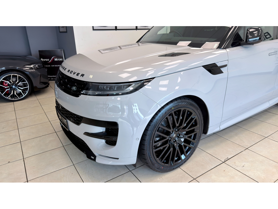 2025 Land Rover Range Rover - image 31