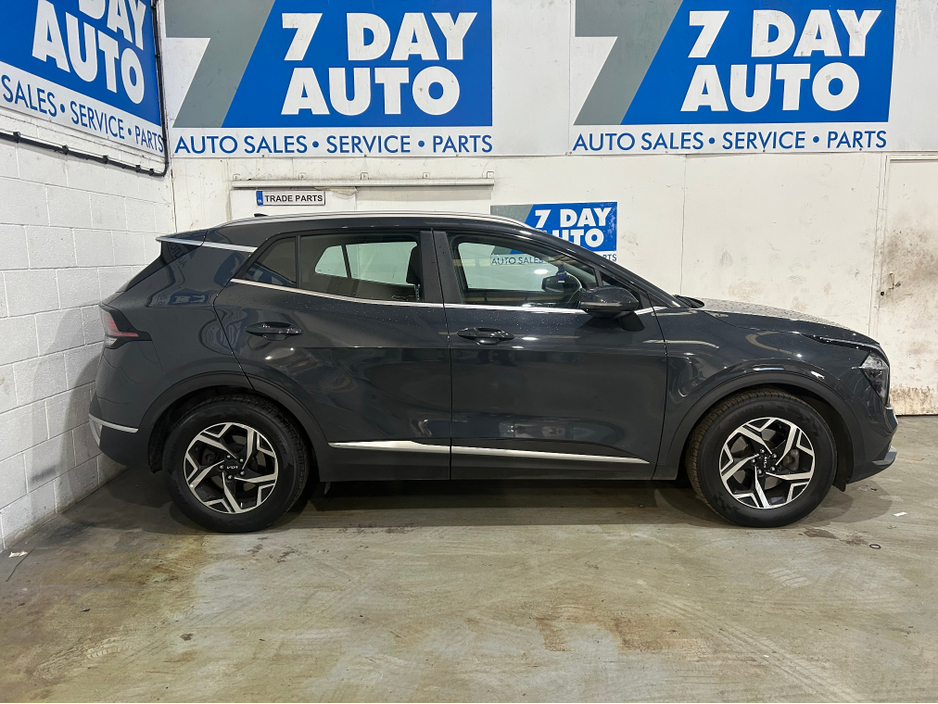 2023 Kia Sportage - image 3