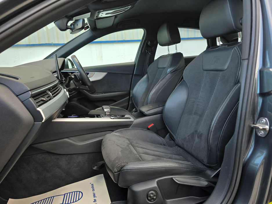 2020 Audi A4 - image 25