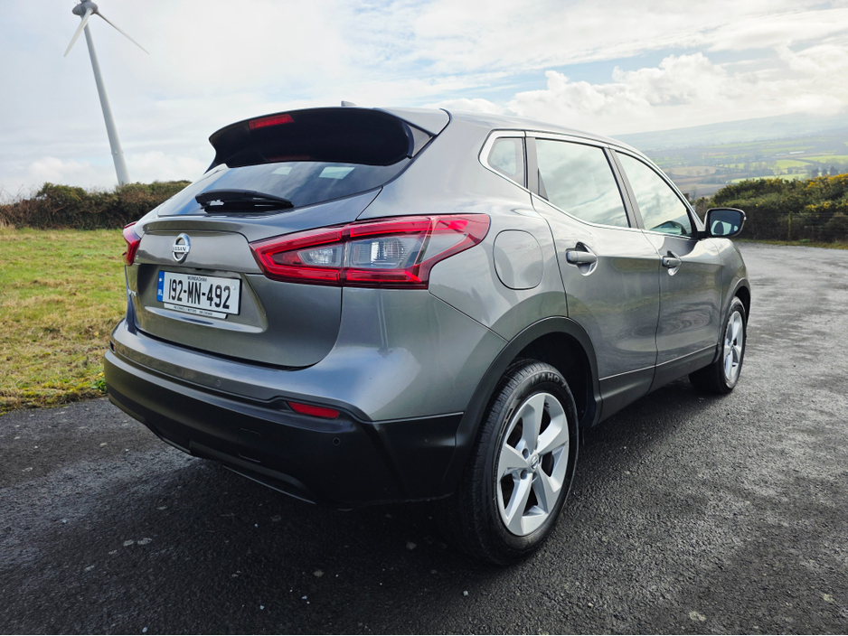 2019 Nissan Qashqai - image 3