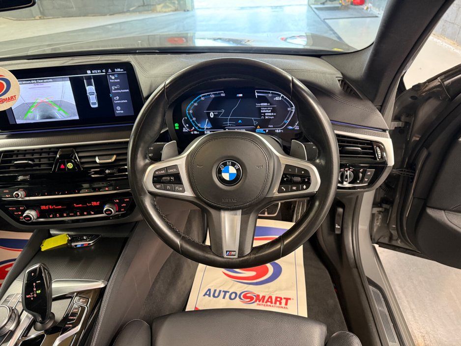 2021 BMW 5 Series - image 12