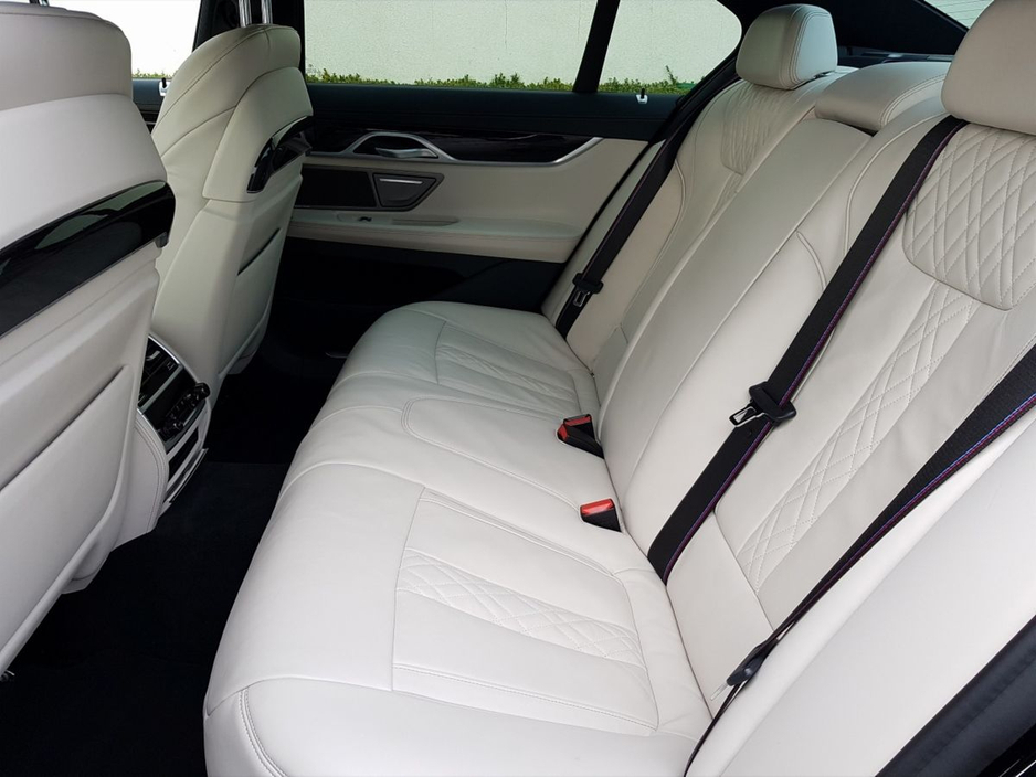 2020 BMW 7 Series - image 20