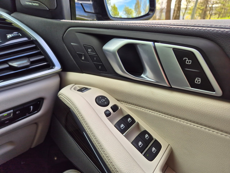 2021 BMW X5 - image 32