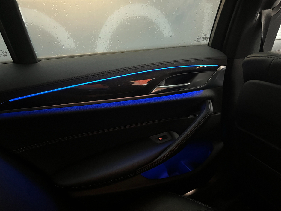 2017 BMW 5 Series - image 17