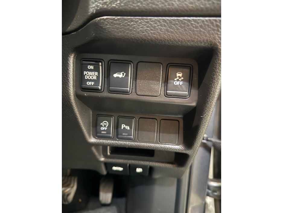 2015 Nissan X-Trail - image 18