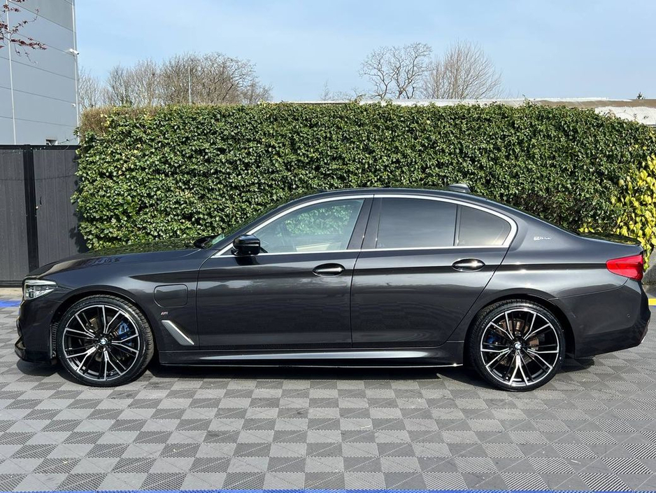 2017 BMW 5 Series - image 5