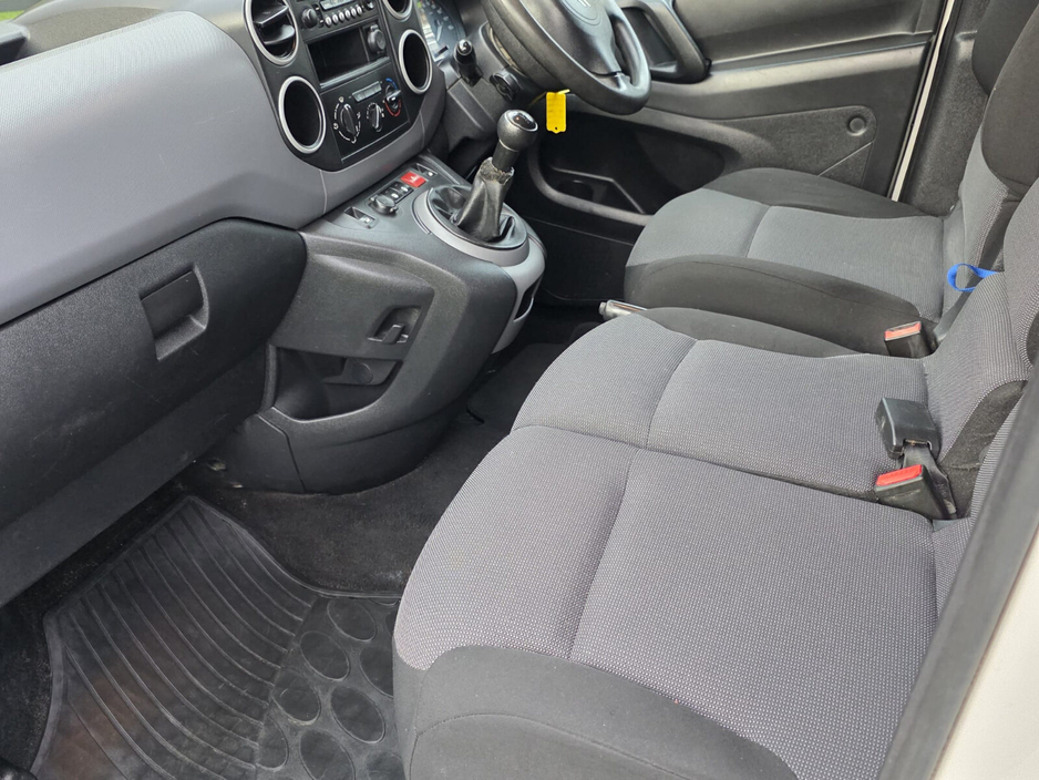 2018 Citroen Berlingo - image 11