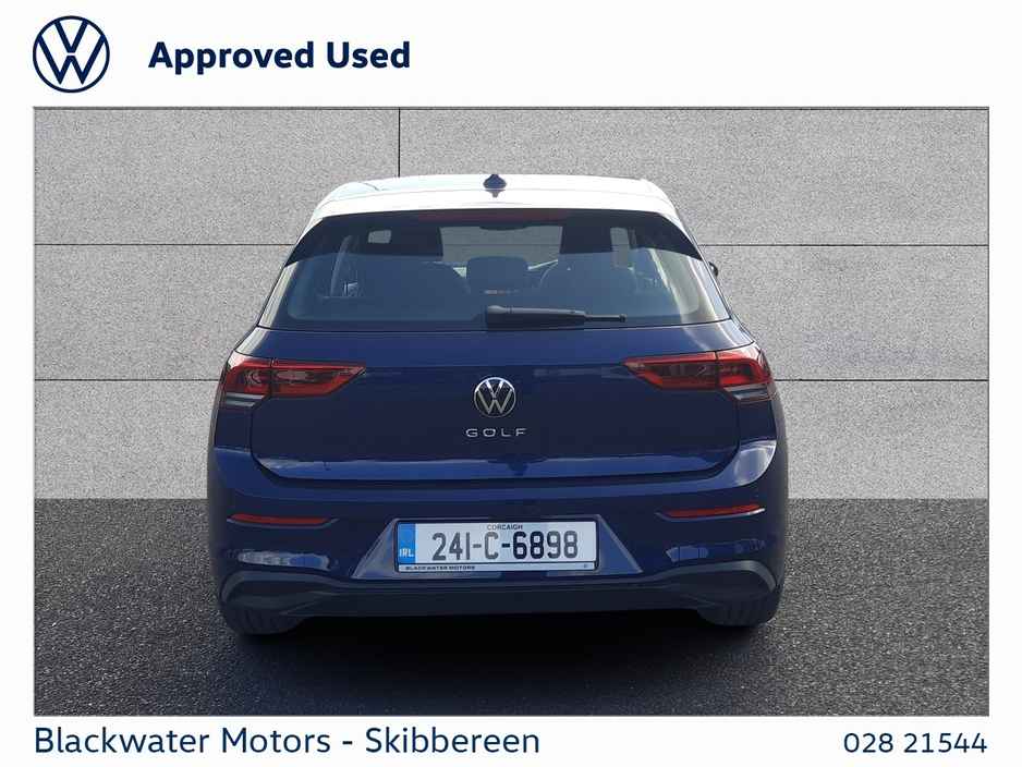 2023 Volkswagen Golf - image 14