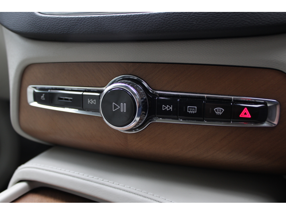 2019 Volvo XC90 - image 14