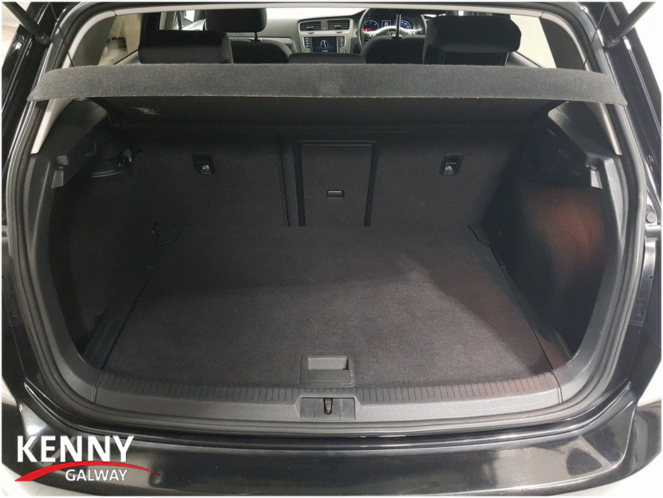 2016 Volkswagen Golf - image 30