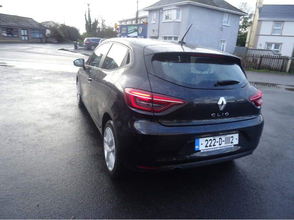 2022 Renault Clio - image 8