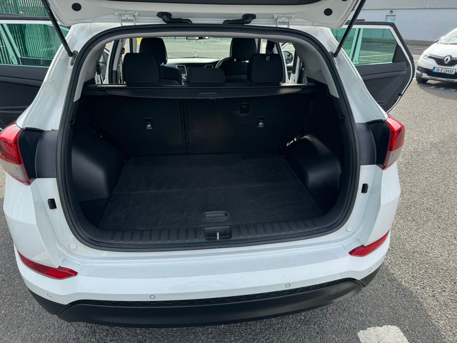 2016 Hyundai Tucson - image 17