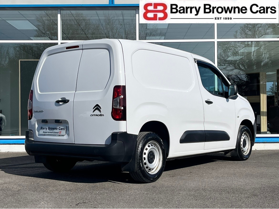 2023 Citroen Berlingo - image 12