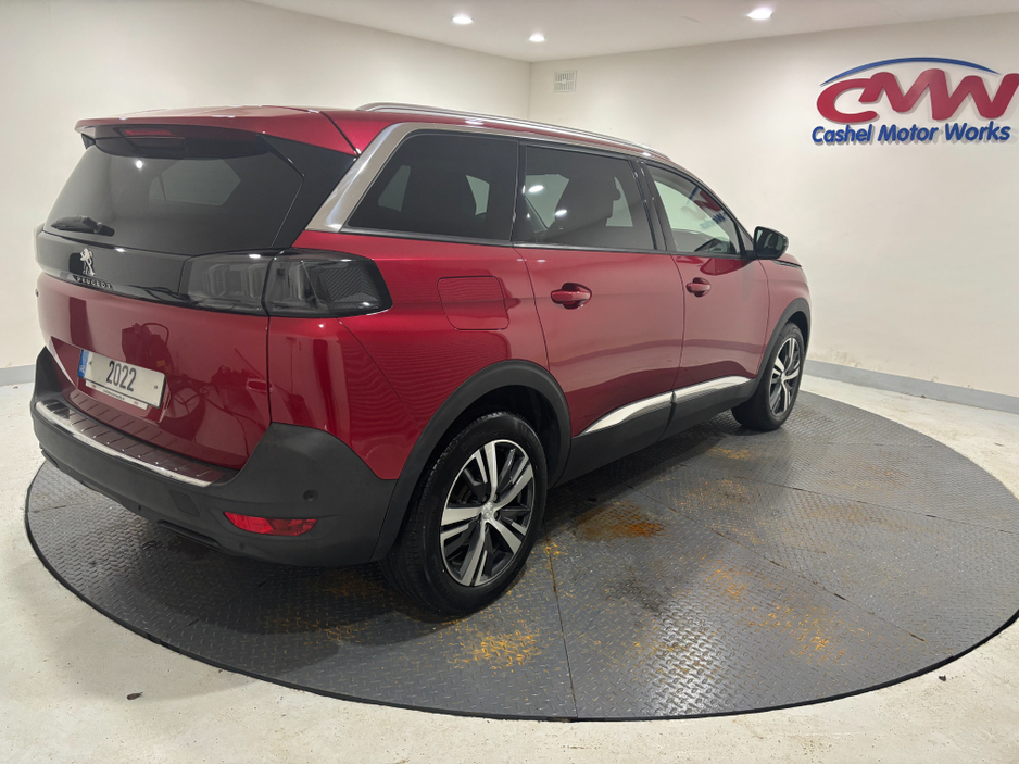 2022 Peugeot 5008 - image 7