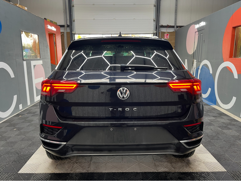 2020 Volkswagen T-Roc - image 3