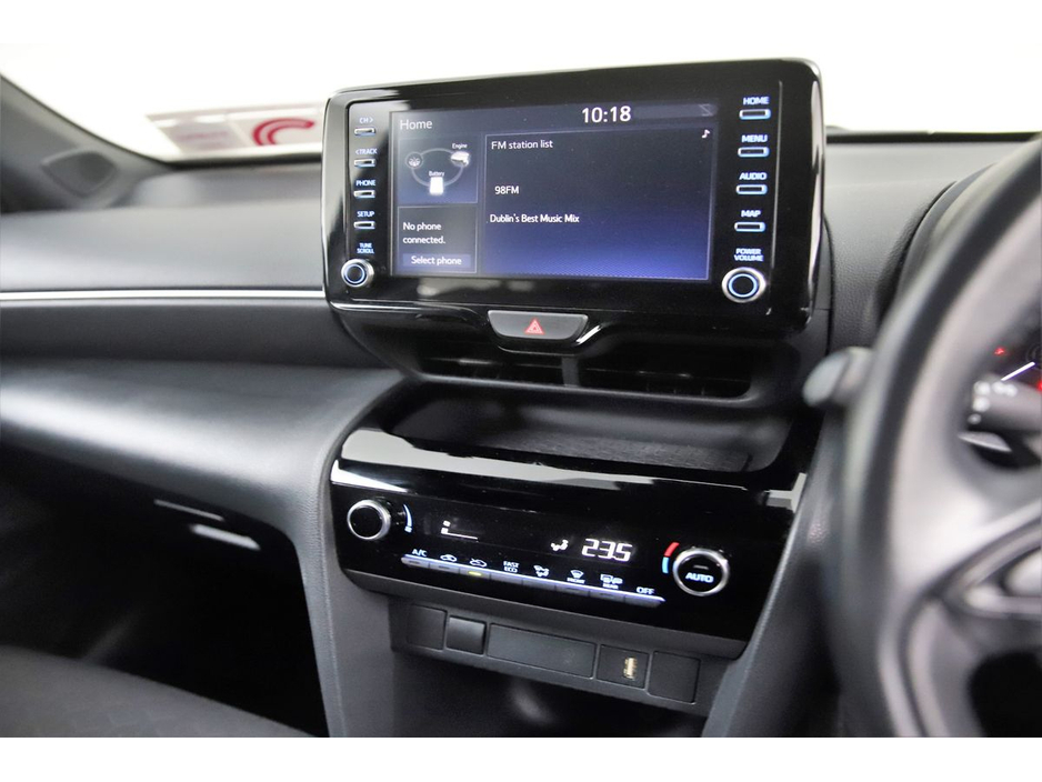 2022 Toyota Yaris Cross - image 21