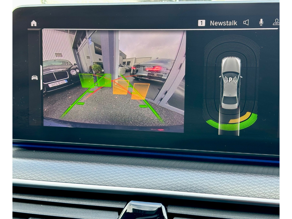 2022 BMW 5 Series - image 15