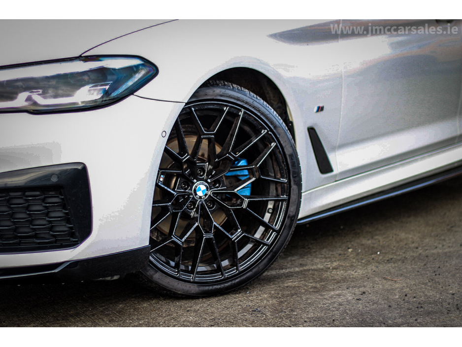 2021 BMW 5 Series - image 2