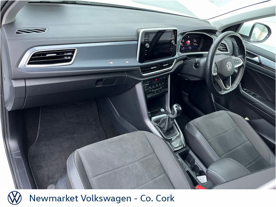 2023 Volkswagen T-Roc - image 22