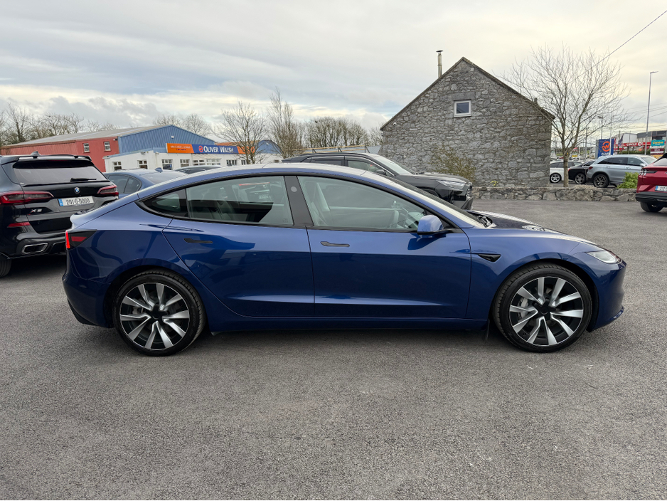 2025 Tesla Model 3 - image 11