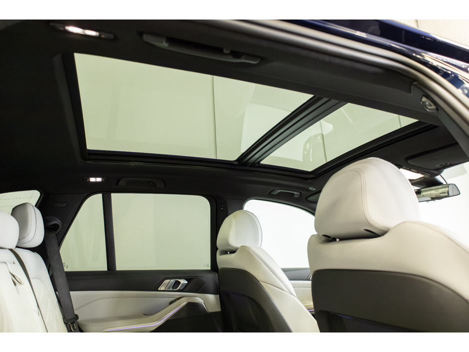 2023 BMW X5 - image 14