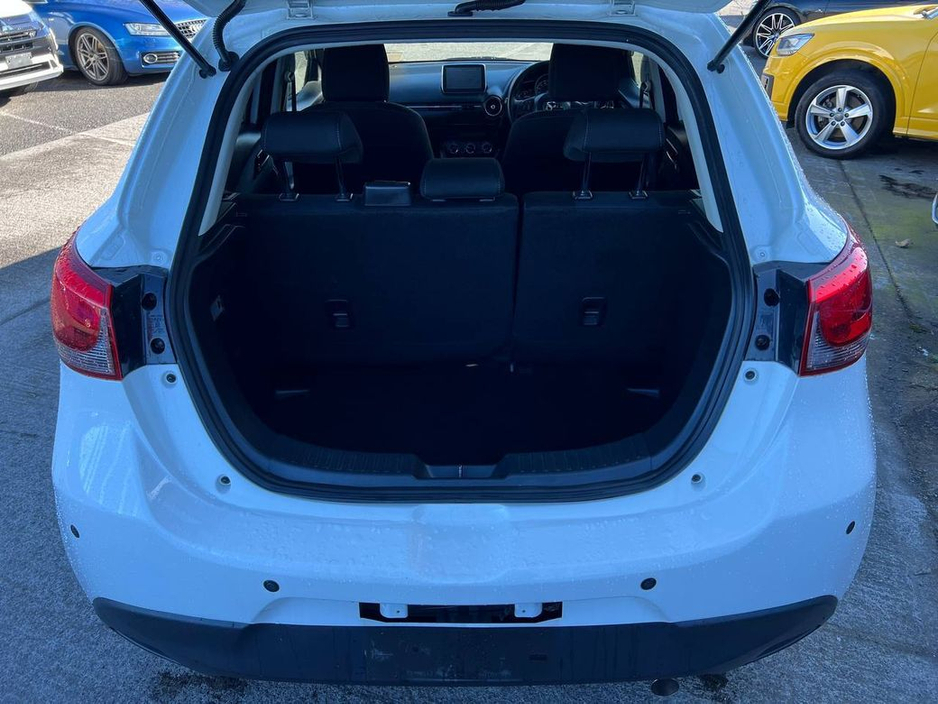 2016 Mazda Demio - image 13