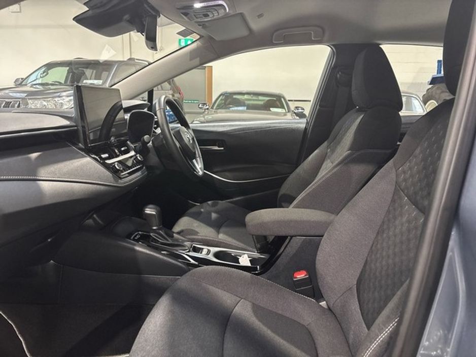 2025 Toyota Corolla SALOON LUNA HYBRID AUTO €31,750