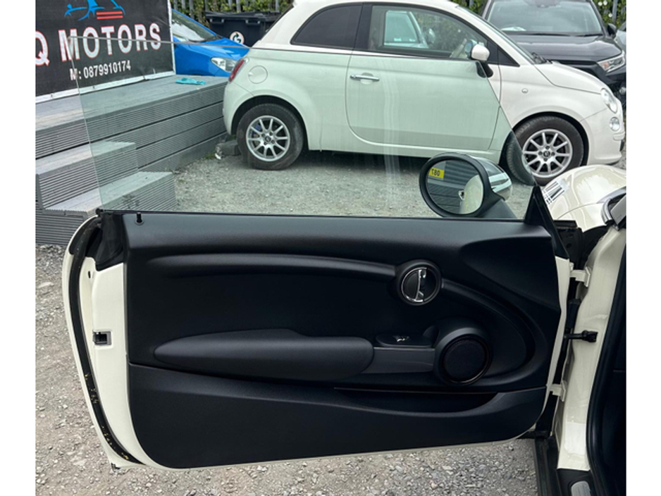 2017 MINI Cooper - image 13